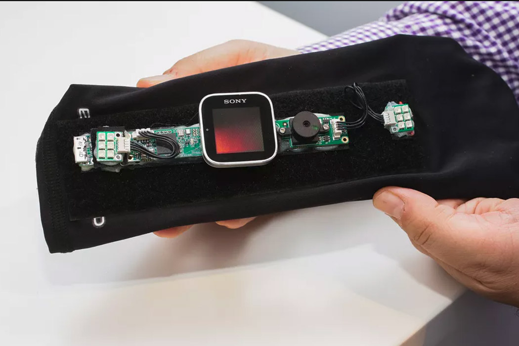 Eyetribe Gaze Tracker and smartwatch prototype interface